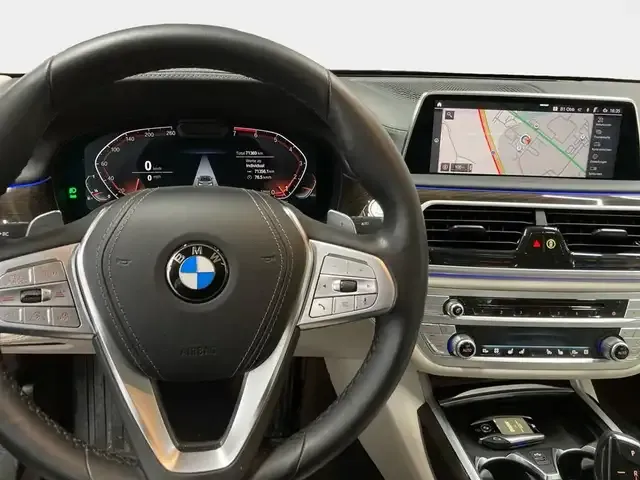 BMW 750