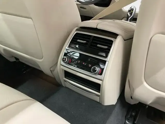 BMW 750