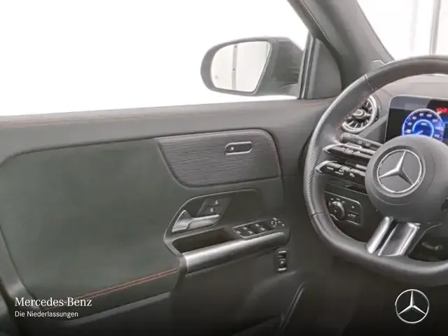 Mercedes-Benz EQA 300