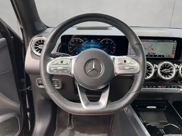 Mercedes-Benz GLB 200