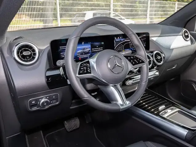 Mercedes-Benz GLA 180