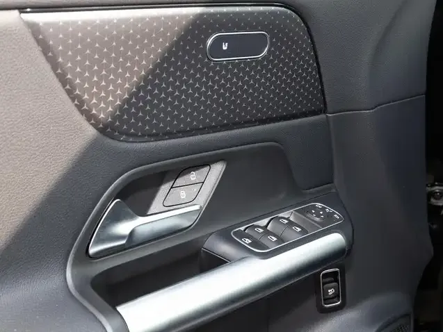 Mercedes-Benz GLA 180