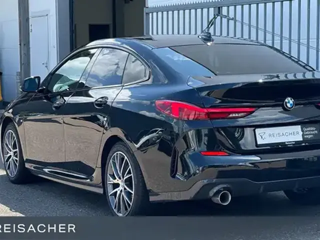 BMW 218
