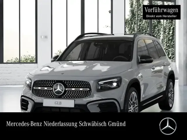 Mercedes-Benz GLB 220