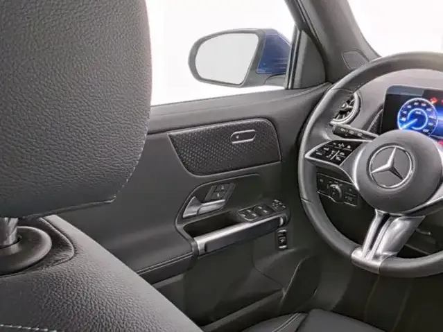 Mercedes-Benz EQB 300