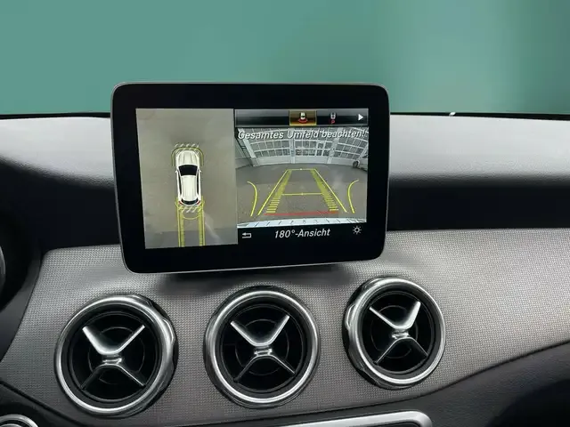 Mercedes-Benz GLA 250