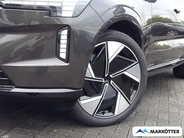 Volvo EX90