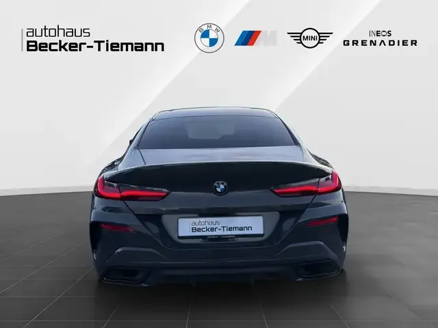 BMW 840