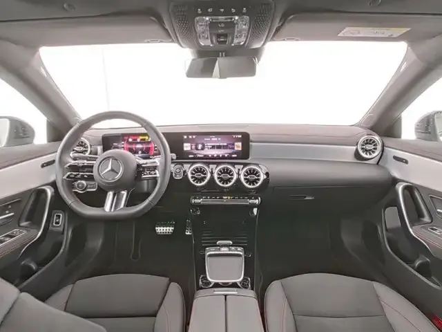 Mercedes-Benz CLA 200