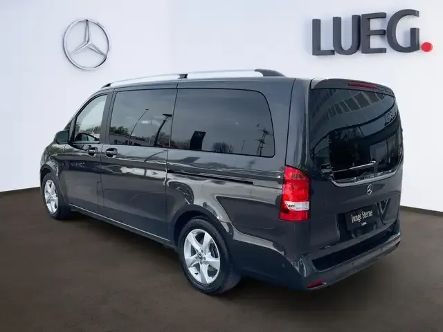 Mercedes-Benz V 220