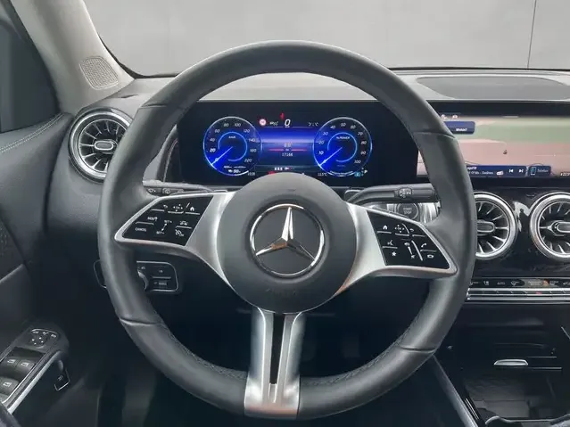 Mercedes-Benz EQB 250