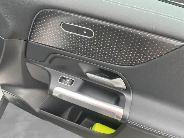 Mercedes-Benz EQB 250