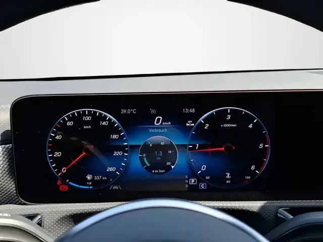 Mercedes-Benz CLA 200
