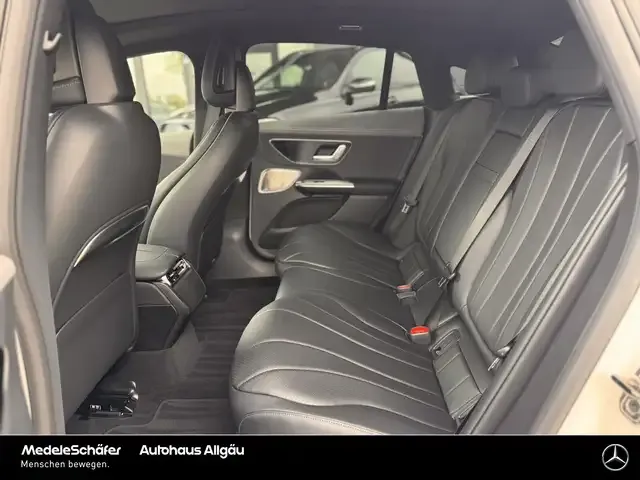 Mercedes-Benz EQE 300