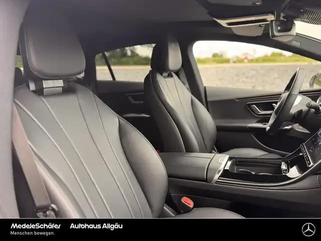 Mercedes-Benz EQE 300