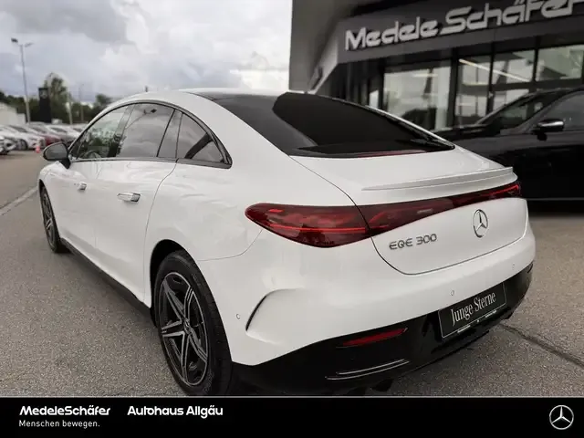 Mercedes-Benz EQE 300
