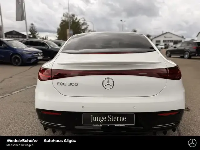 Mercedes-Benz EQE 300