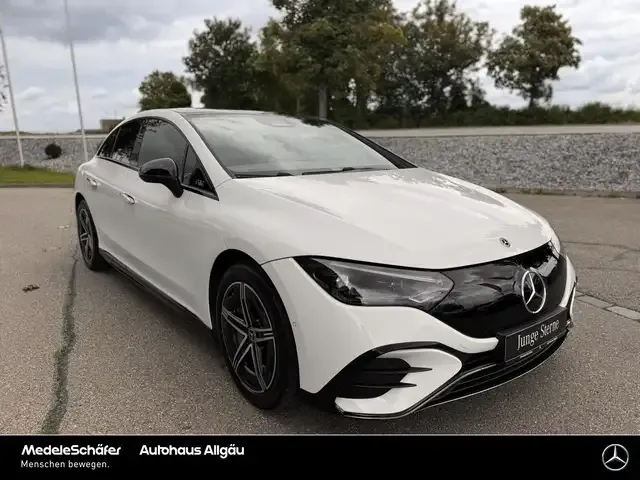 Mercedes-Benz EQE 300