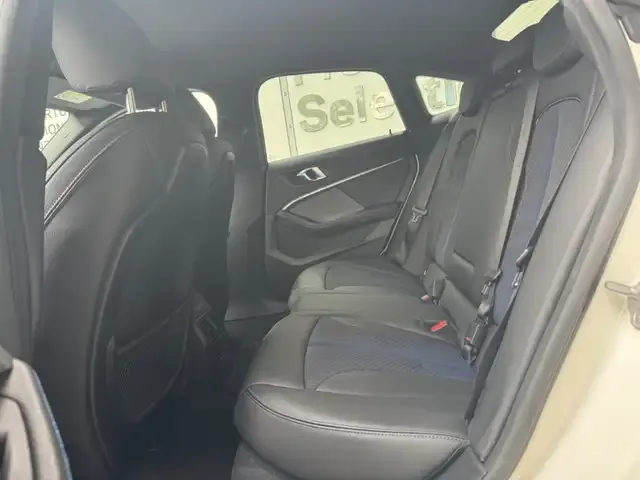 BMW 235
