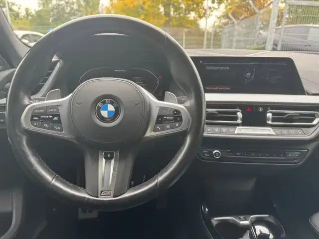 BMW 235