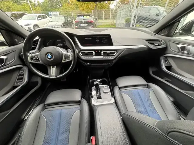 BMW 235