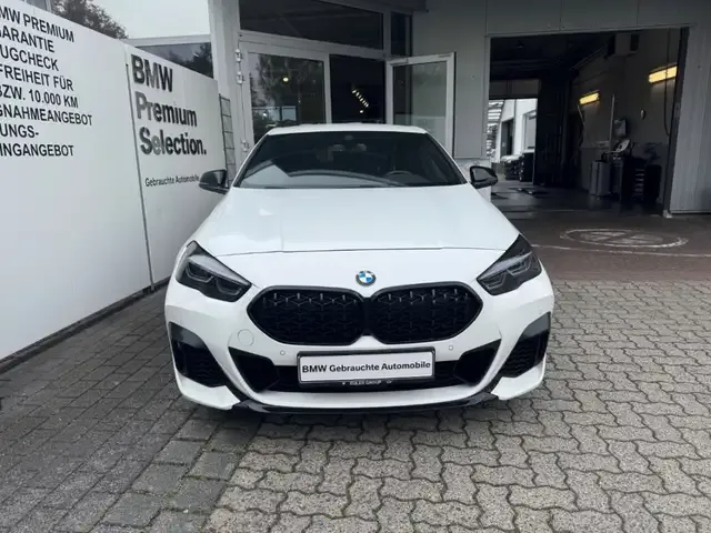 BMW 235