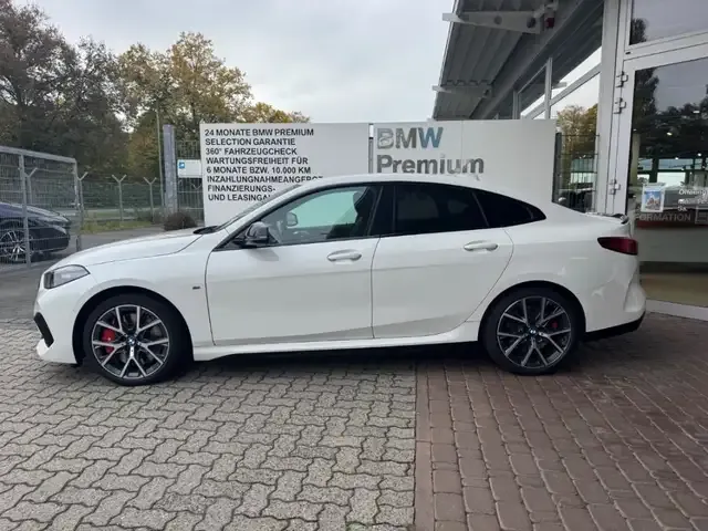 BMW 235