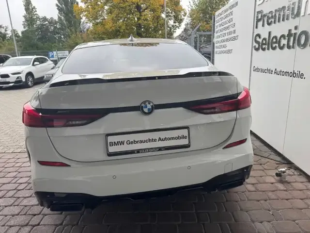 BMW 235