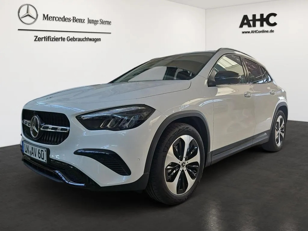 Mercedes-Benz GLA 200