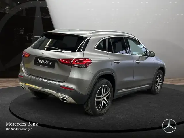 Mercedes-Benz GLA 220