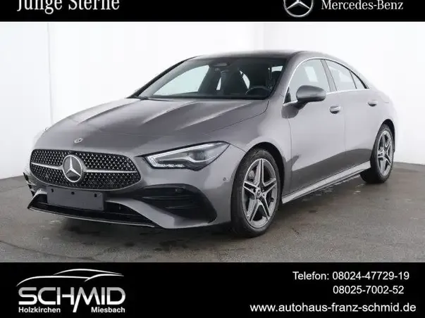Mercedes-Benz CLA 200