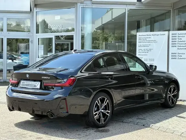 BMW 330