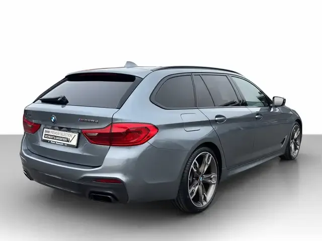 BMW M550