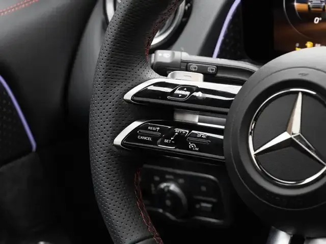 Mercedes-Benz GLB 220