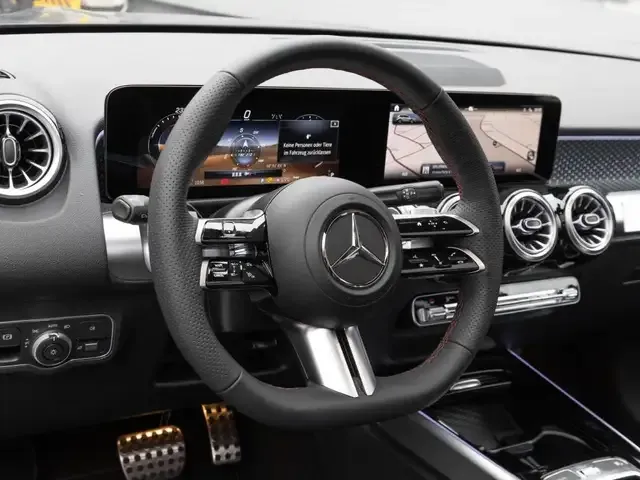 Mercedes-Benz GLB 220