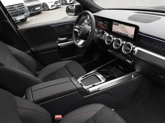 Mercedes-Benz GLB 220