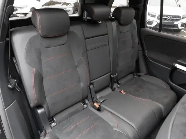 Mercedes-Benz GLB 220