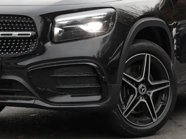 Mercedes-Benz GLB 220