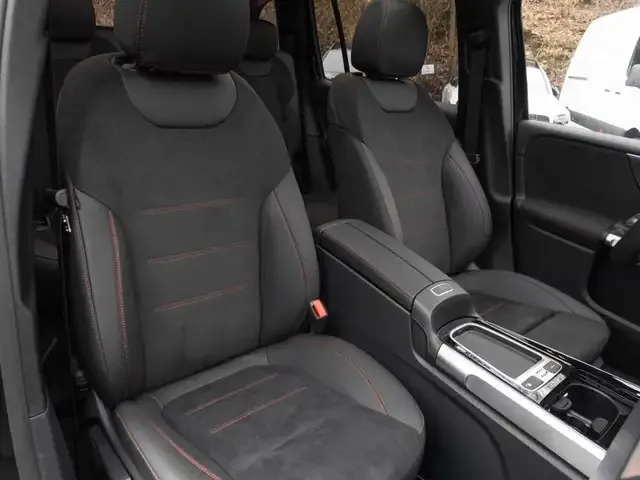 Mercedes-Benz GLB 220