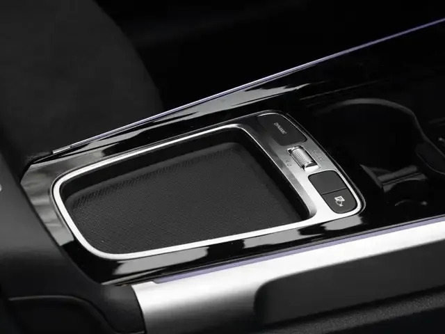 Mercedes-Benz GLB 220