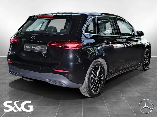 Mercedes-Benz B 180