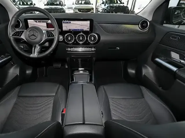 Mercedes-Benz B 180