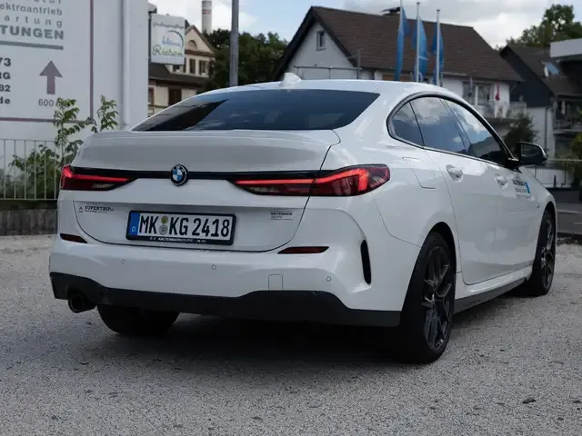 BMW 218