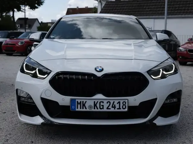 BMW 218