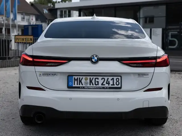 BMW 218