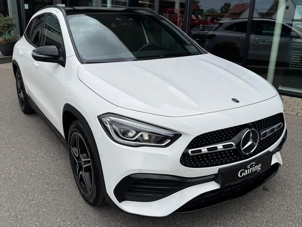Mercedes-Benz GLA 200