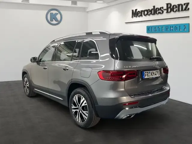 Mercedes-Benz GLB 200