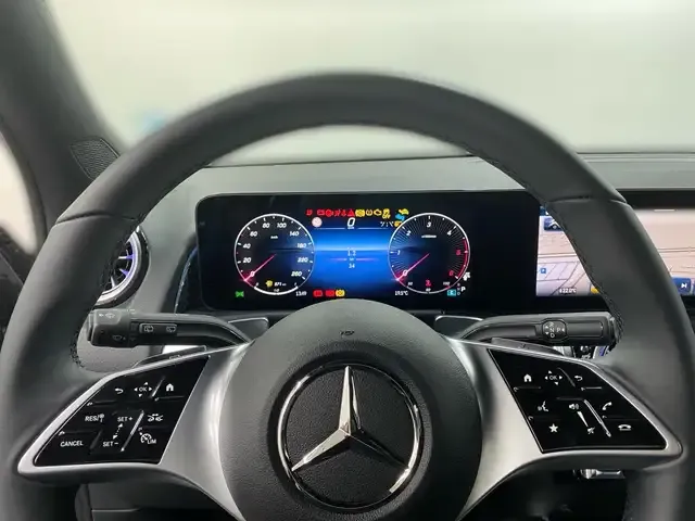 Mercedes-Benz GLB 200