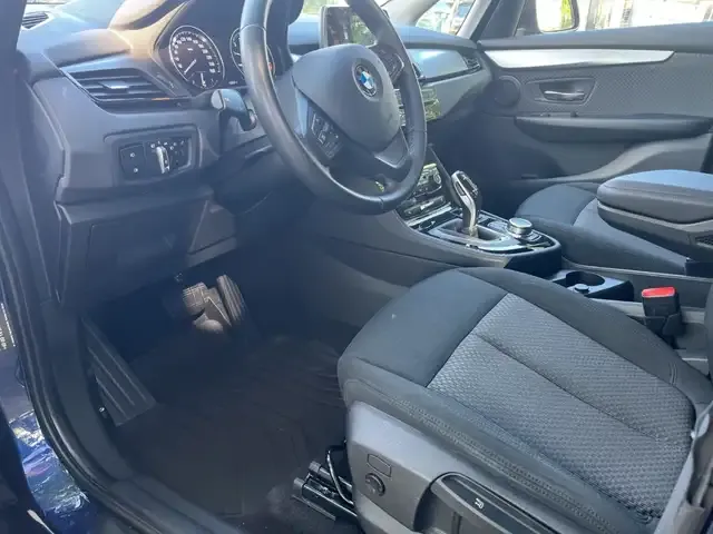 BMW 218