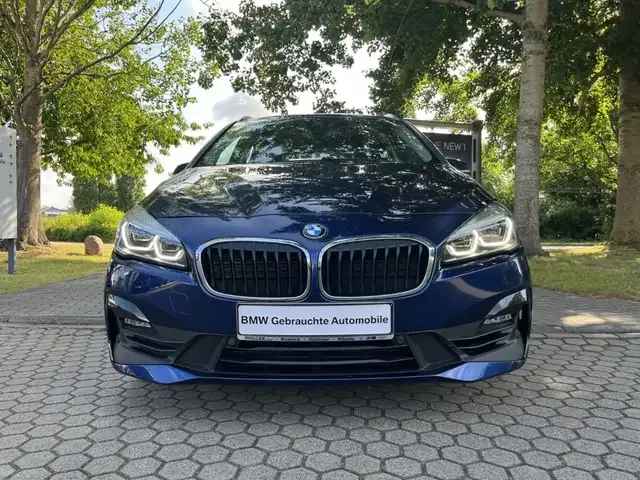 BMW 218